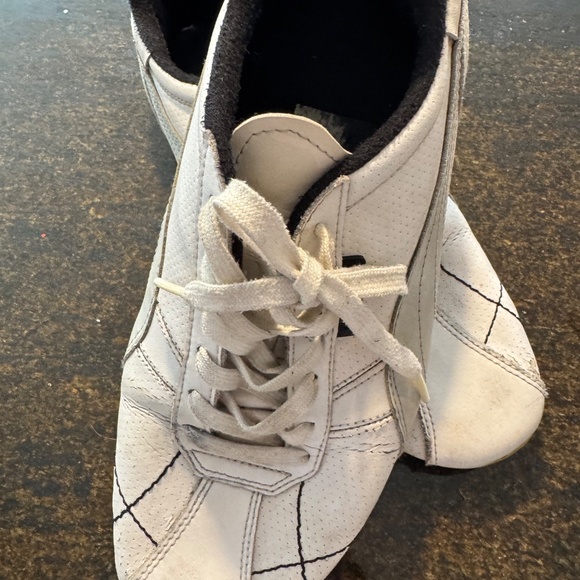 Men’s Puma sneakers - Picture 2 of 4